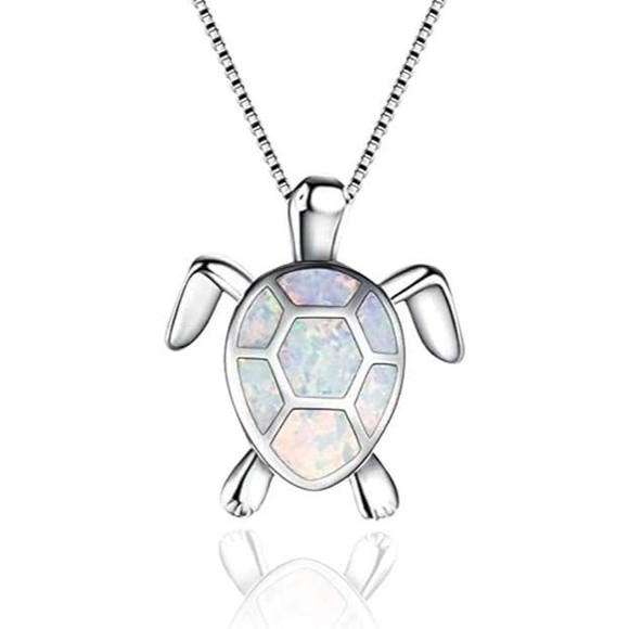 Oceanic Elegance: Handcrafted Turtle Pendant Necklace - Picture 1 of 4